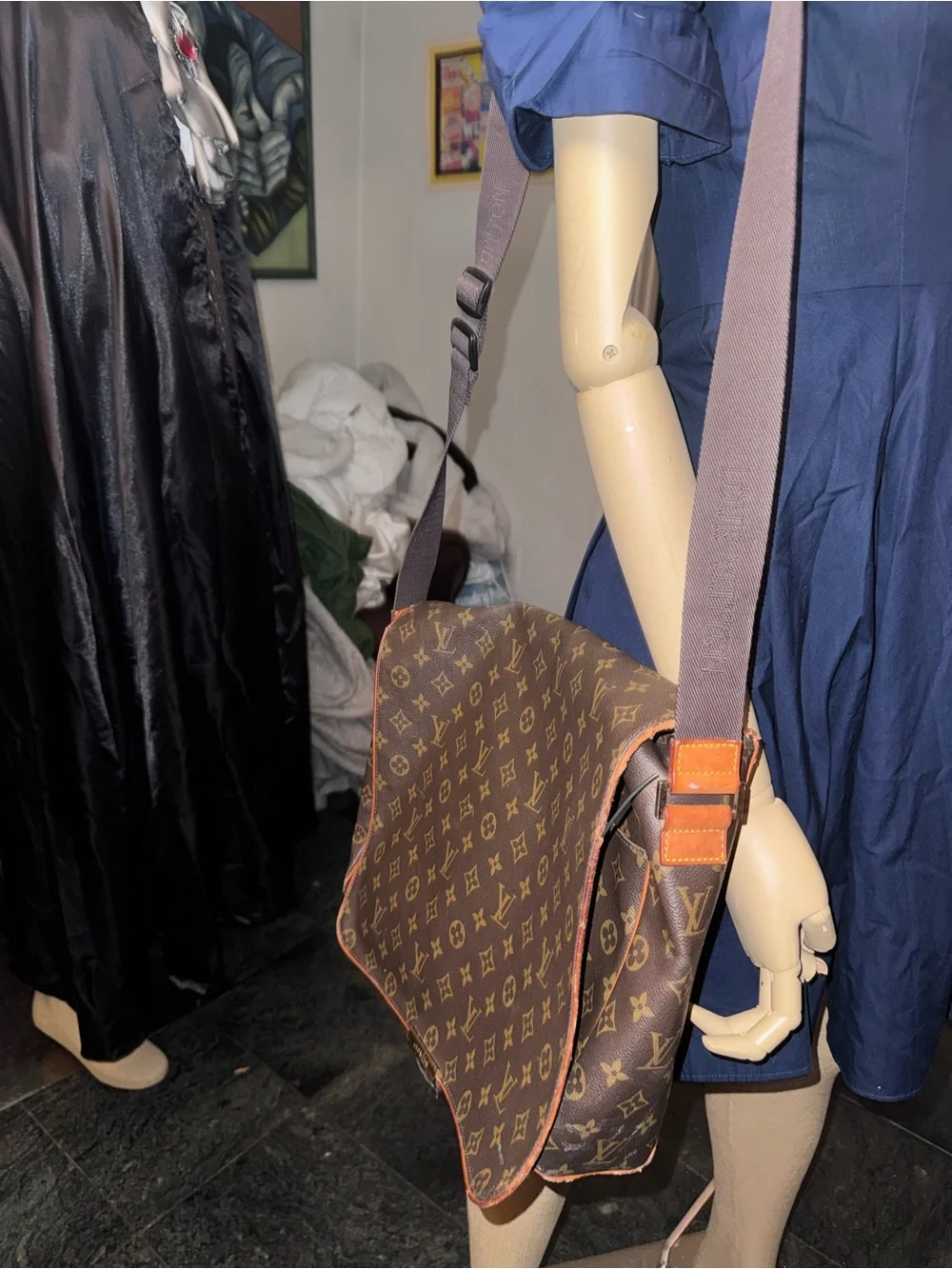 Louis Vuitton Monogram Canvas Messenger Bag in Brown